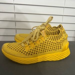 No Bull Womens tennis shoes 7.5